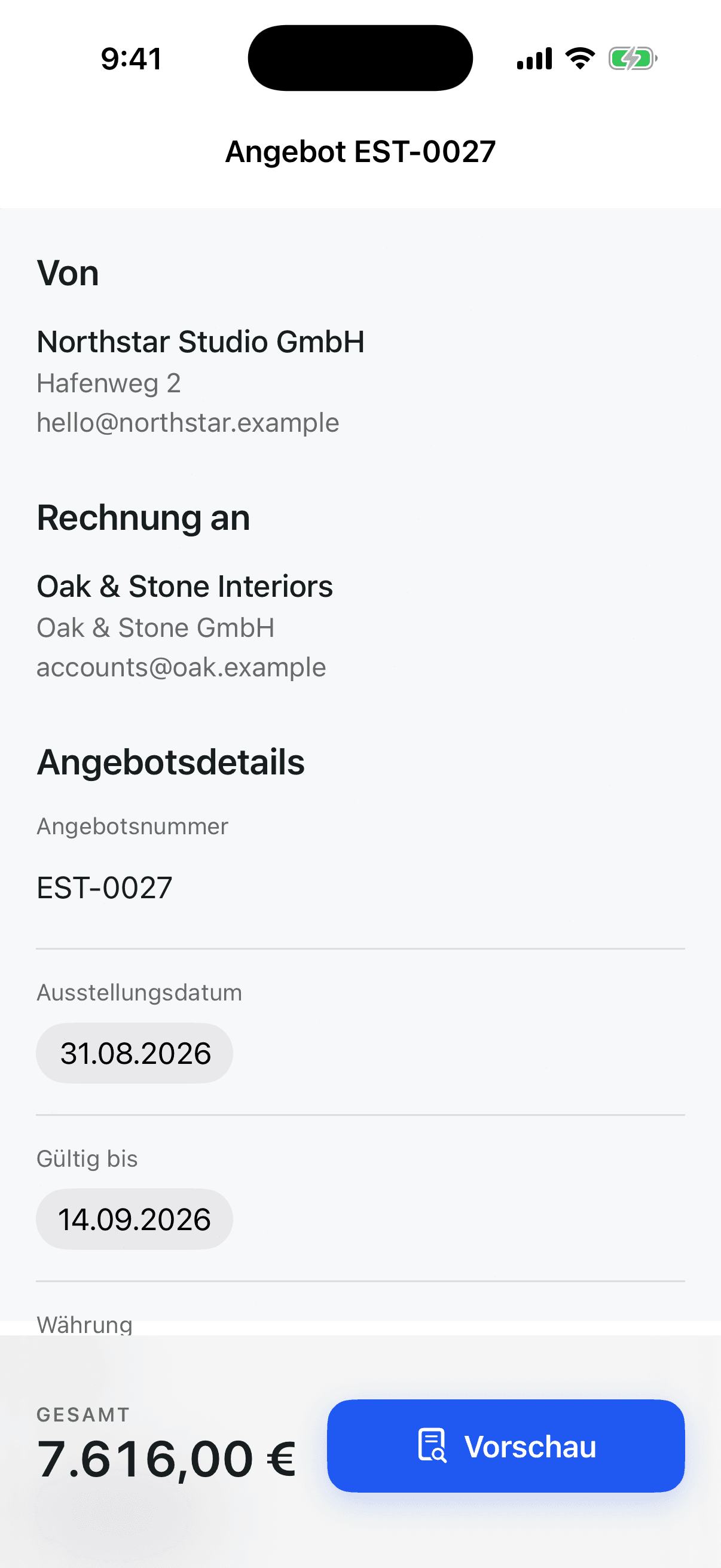 Deutscher Angebotseditor mit Positionen und laufender Gesamtsumme.